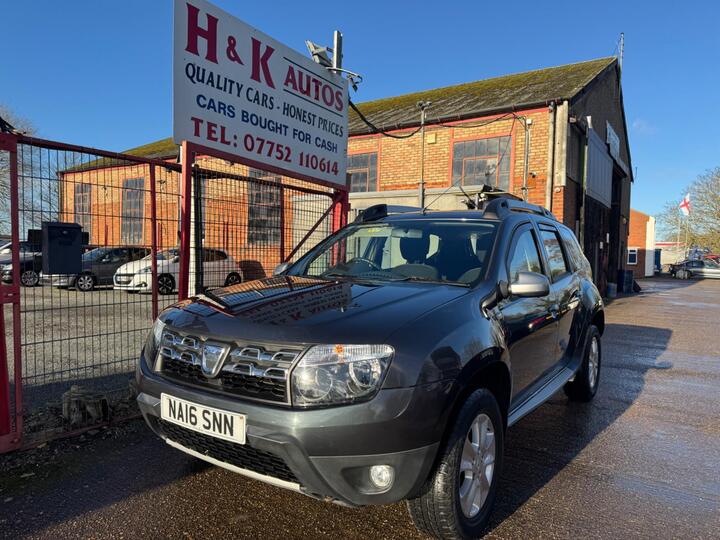 Dacia Duster 1.5 DCi Laureate Euro 6 (s/s) 5dr Dacia Duster 1.5 DCi Laureate Euro 6 (s/s) 5dr