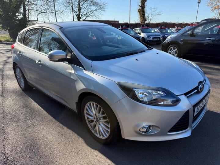 Ford Focus 1.0T EcoBoost Zetec Euro 5 (s/s) 5dr