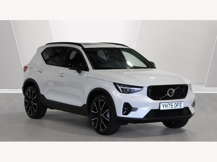 Volvo XC40 2.0 B4 MHEV Ultra Dark DCT Auto Euro 6 (s/s) 5dr
