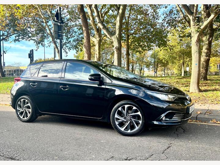 Toyota Auris 1.2 VVT-i Design Euro 6 (s/s) 5dr Toyota Auris 1.2 VVT-i Design Euro 6 (s/s) 5dr