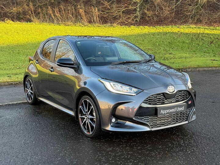 Toyota Yaris 1.5 VVT-h GR SPORT E-CVT Euro 6 (s/s) 5dr Toyota Yaris 1.5 VVT-h GR SPORT E-CVT Euro 6 (s/s) 5dr