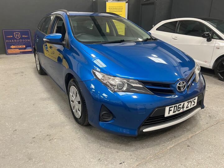Toyota Auris 1.4 D-4D Active Touring Sports Euro 5 (s/s) 5dr