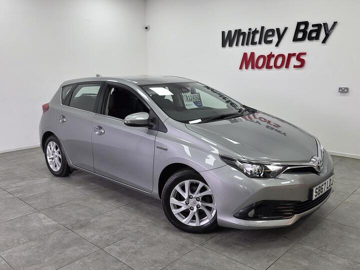 Toyota Auris 1.8 VVT-h Icon Tech CVT Euro 6 (s/s) 5dr Toyota Auris 1.8 VVT-h Icon Tech CVT Euro 6 (s/s) 5dr