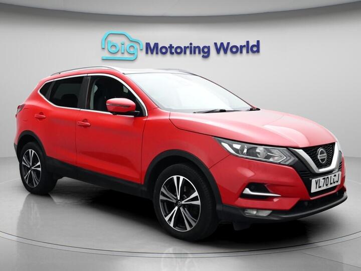 Nissan Qashqai 1.3 DIG-T N-Connecta Euro 6 (s/s) 5dr