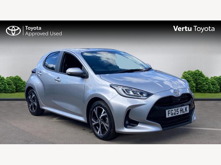 Toyota Yaris 1.5 VVT-h Design E-CVT Euro 6 (s/s) 5dr