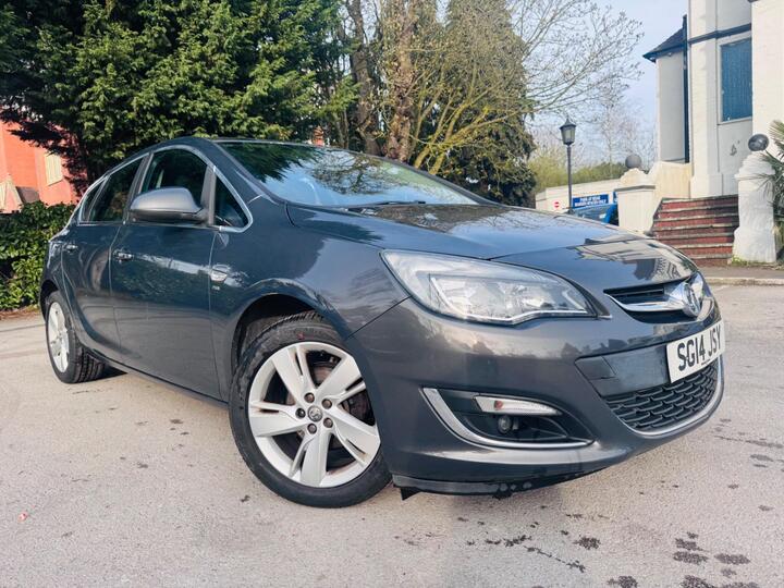 Vauxhall Astra 1.4 16v SRi Euro 5 5dr Vauxhall Astra 1.4 16v SRi Euro 5 5dr