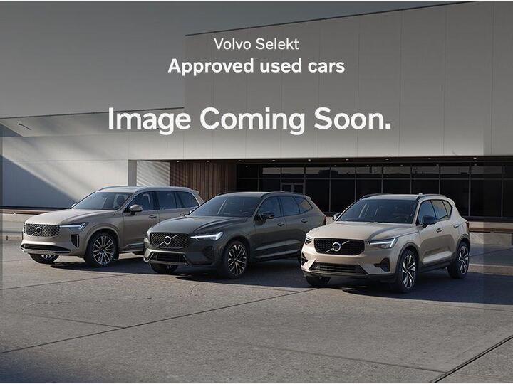 Volvo XC40 2.0 B3 MHEV Plus Dark DCT Auto Euro 6 (s/s) 5dr