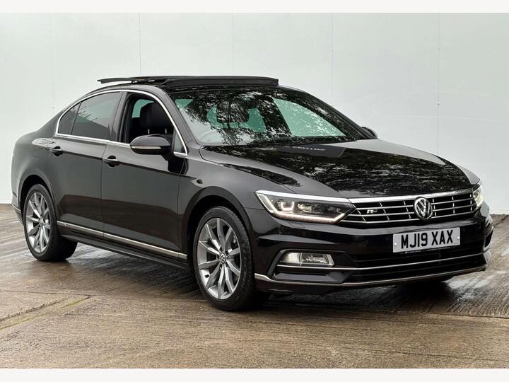 Volkswagen PASSAT 2.0 TDI R-Line DSG Euro 6 (s/s) 4dr Volkswagen PASSAT 2.0 TDI R-Line DSG Euro 6 (s/s) 4dr