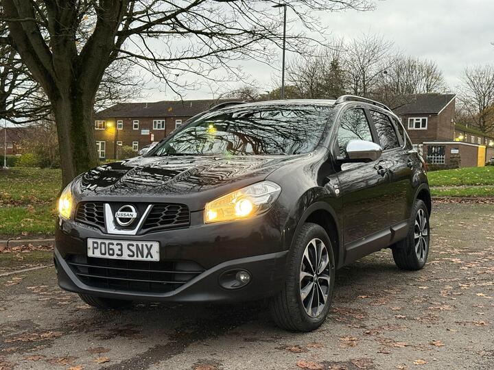 Nissan Qashqai 1.6 360 2WD Euro 5 5dr Nissan Qashqai 1.6 360 2WD Euro 5 5dr