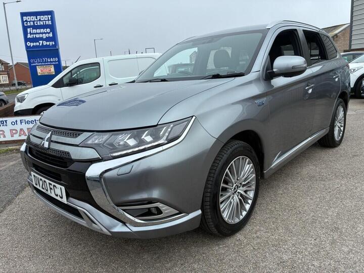 Mitsubishi OUTLANDER 2.4h TwinMotor 13.8kWh Exceed CVT 4WD Euro 6 (s/s) 5dr