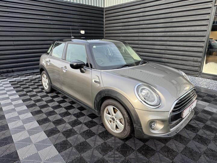 MINI Hatch 1.5 Cooper Classic Steptronic Euro 6 (s/s) 5dr