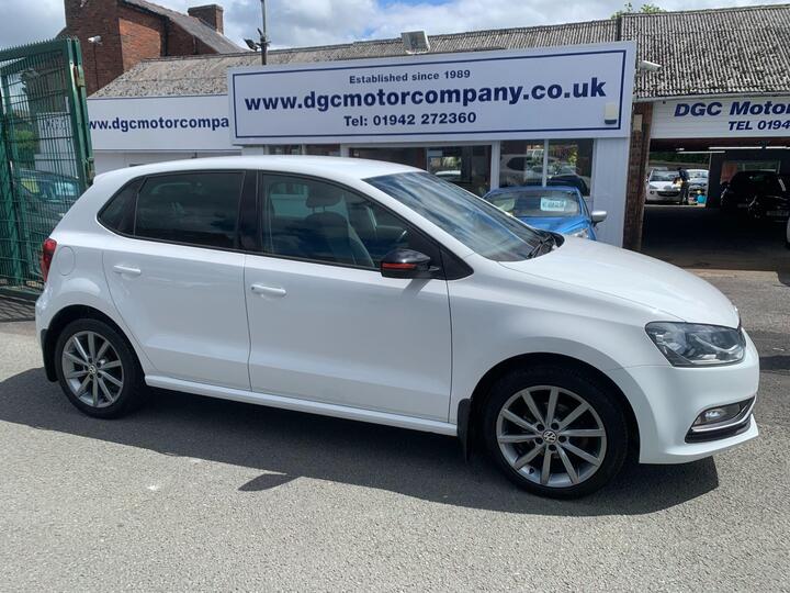 Volkswagen Polo 1.0 BlueMotion Tech SE Design Euro 6 (s/s) 5dr