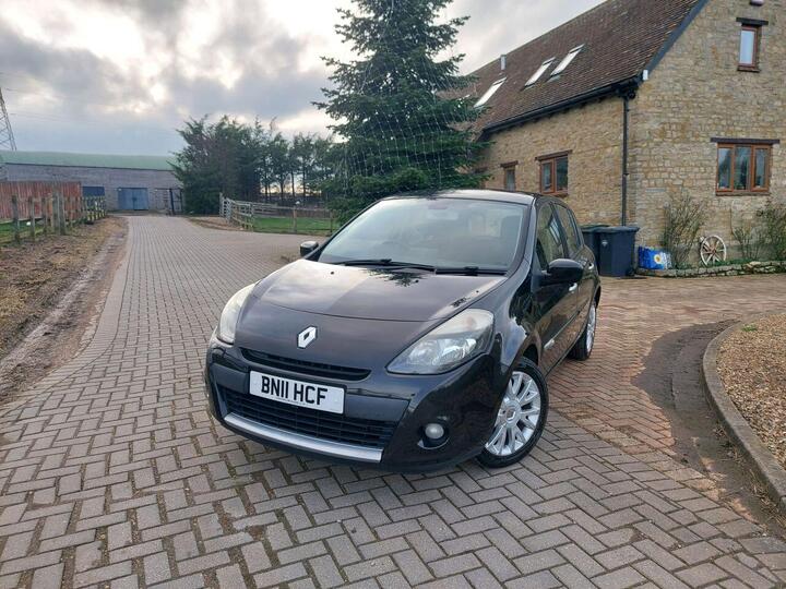 Renault CLIO 1.2 Dynamique TomTom Euro 5 5dr