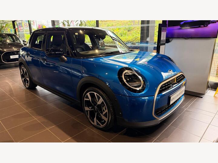 MINI Cooper 1.5C Exclusive Steptronic Euro 6 (s/s) 5dr