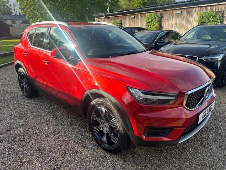 Volvo XC40 2.0 B4 MHEV Inscription Auto Euro 6 (s/s) 5dr