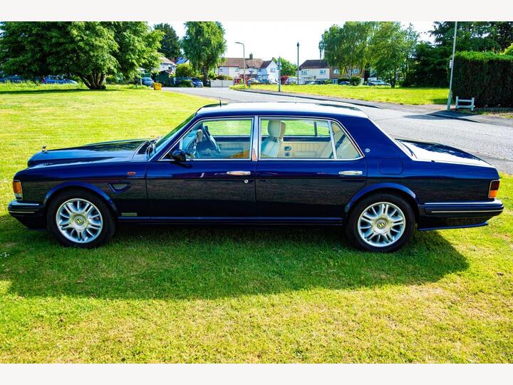 Bentley Brooklands 6.8 R 4dr Bentley Brooklands 6.8 R 4dr
