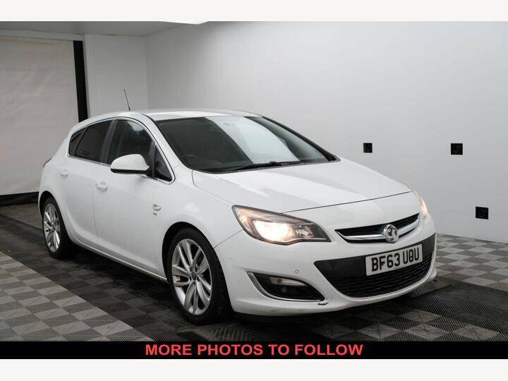 Vauxhall ASTRA 1.6 16v SRi Euro 5 5dr Vauxhall ASTRA 1.6 16v SRi Euro 5 5dr
