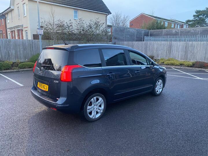 Peugeot 5008 1.6 BlueHDi Active ETG Euro 6 (s/s) 5dr Peugeot 5008 1.6 BlueHDi Active ETG Euro 6 (s/s) 5dr