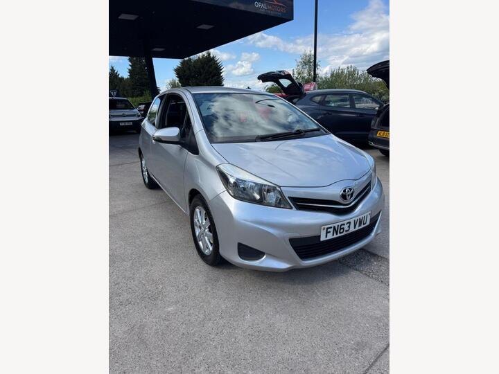 Toyota YARIS 1.33 Dual VVT-i TR Euro 5 3dr