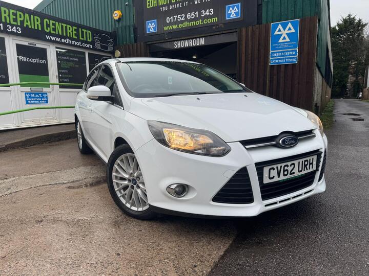 Ford Focus 1.0T EcoBoost Zetec Euro 5 (s/s) 5dr