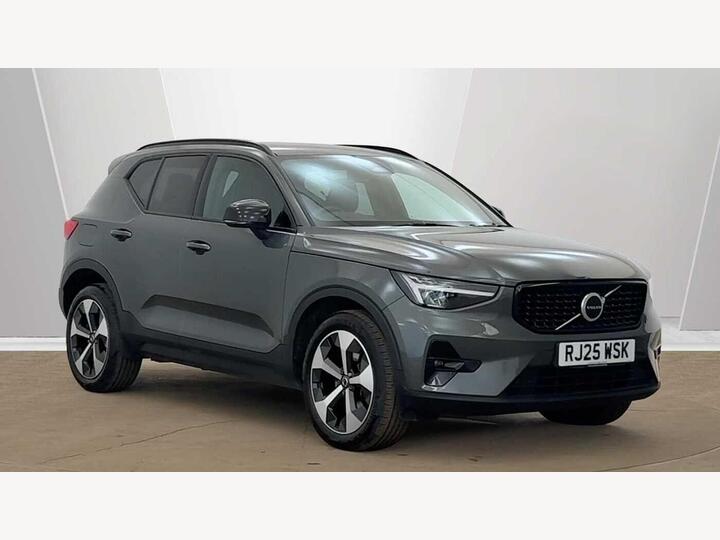 Volvo XC40 2.0 B3 MHEV Plus Dark DCT Auto Euro 6 (s/s) 5dr