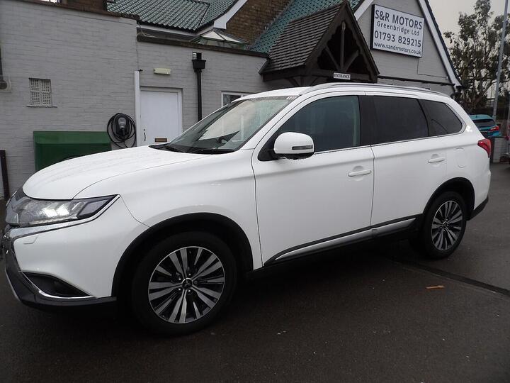 Mitsubishi Outlander 2.0 MIVEC Exceed CVT 4WD Euro 6 (s/s) 5dr