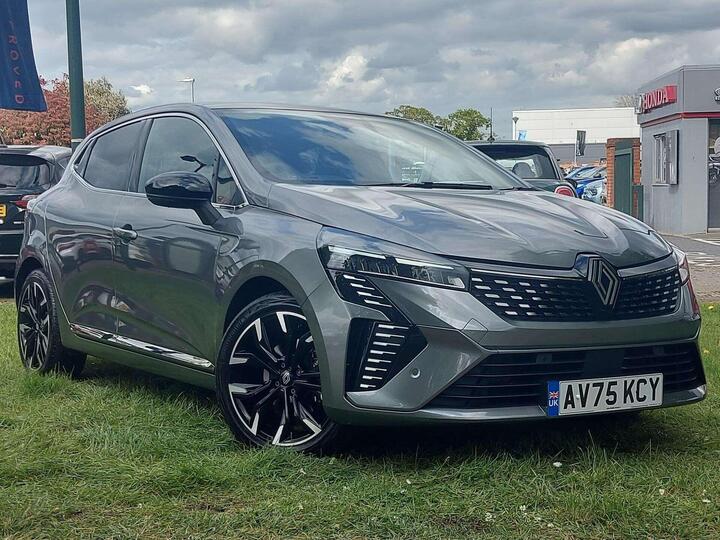 Renault Clio 1.6 E-TECH Techno Auto Euro 6 (s/s) 5dr Renault Clio 1.6 E-TECH Techno Auto Euro 6 (s/s) 5dr