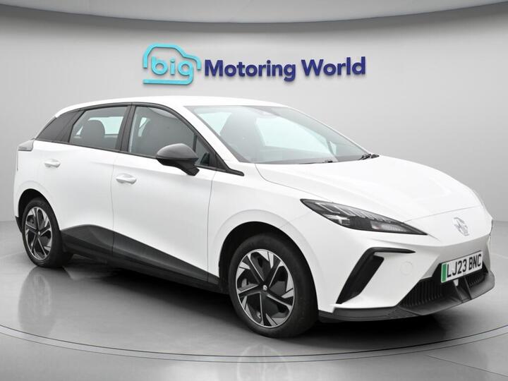 MG MG4 64kWh SE Long Range Auto 5dr
