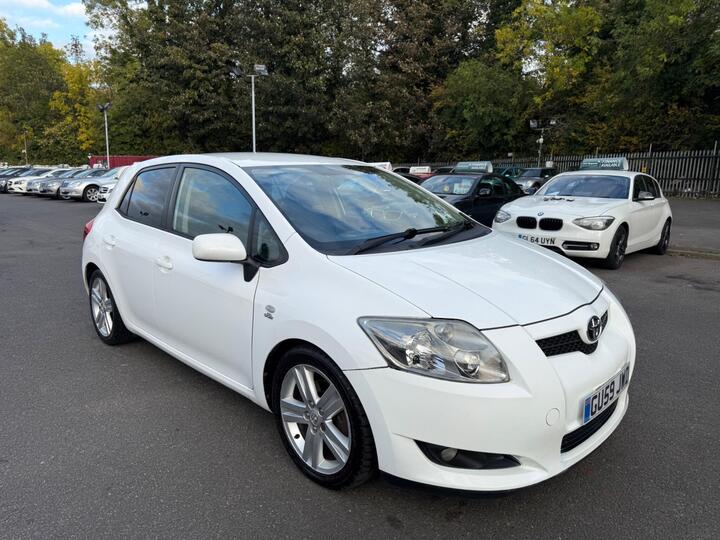 Toyota Auris 2.2 D-4D SR 180 5dr Toyota Auris 2.2 D-4D SR 180 5dr