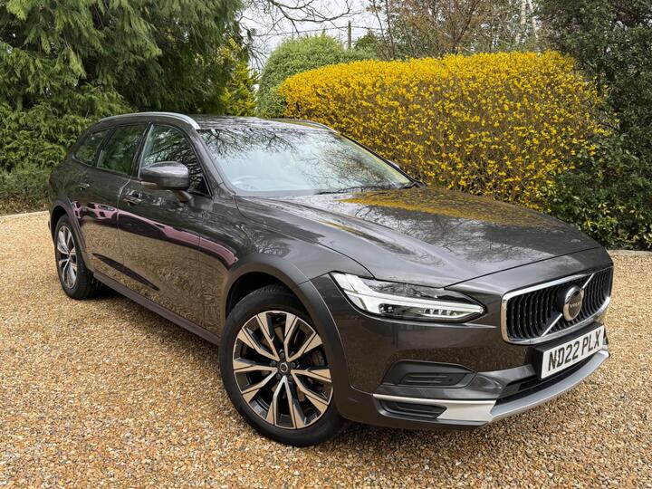 Volvo V90 Cross Country 2.0 B5 MHEV Plus Auto AWD Euro 6 (s/s) 5dr Volvo V90 Cross Country 2.0 B5 MHEV Plus Auto AWD Euro 6 (s/s) 5dr