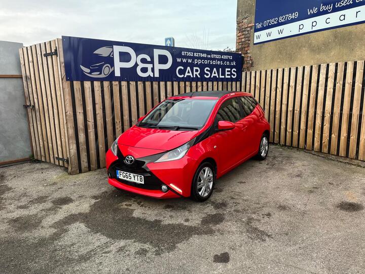Toyota AYGO 1.0 VVT-i X-pression X-wave Euro 5 5dr Euro 5 Toyota AYGO 1.0 VVT-i X-pression X-wave Euro 5 5dr Euro 5