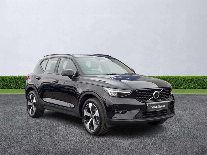 Volvo XC40 2.0 B4 MHEV Plus Dark DCT Auto Euro 6 (s/s) 5dr
