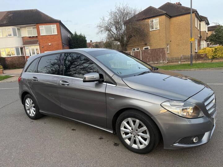 Mercedes-Benz B Class 1.6 B180 BlueEfficiency SE 7G-DCT Euro 5 (s/s) 5dr