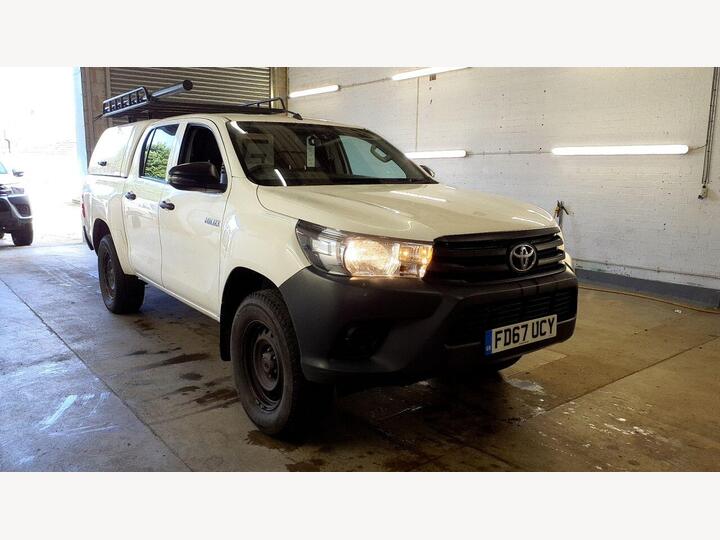 Toyota HI-LUX 2.4 D-4D Active 4WD Euro 6 4dr (3.5t)