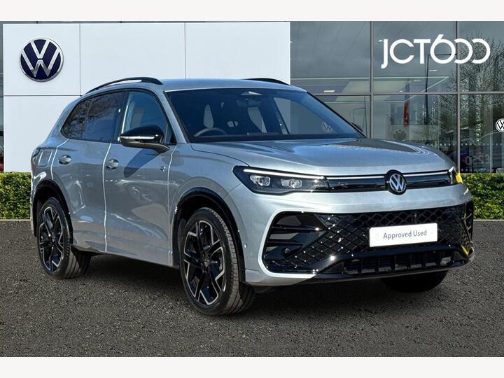 Volkswagen Tiguan 2.0 TDI R-Line DSG Euro 6 (s/s) 5dr Volkswagen Tiguan 2.0 TDI R-Line DSG Euro 6 (s/s) 5dr
