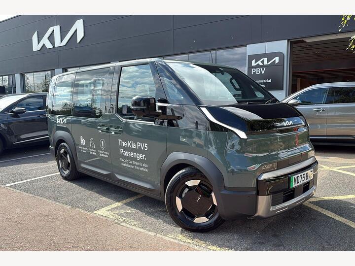 Kia PV5 Long Range 71.2kWh Plus Passenger MPV Auto 5dr (5Seat)