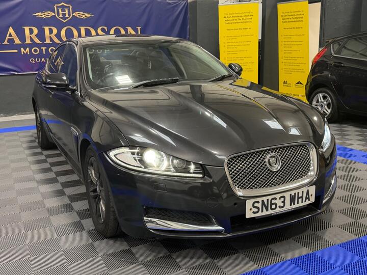 Jaguar XF 2.2d Luxury Auto Euro 5 (s/s) 4dr
