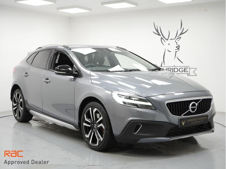 Volvo V40 Cross Country 1.5 T3 GPF Pro Auto Euro 6 (s/s) 5dr Volvo V40 Cross Country 1.5 T3 GPF Pro Auto Euro 6 (s/s) 5dr