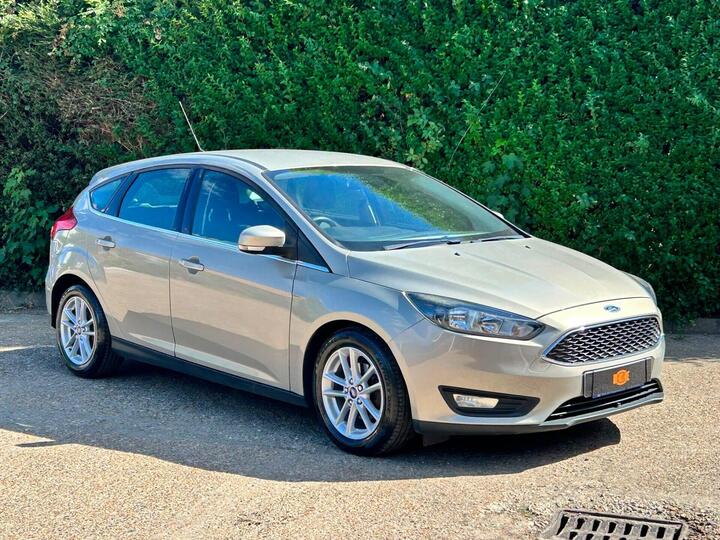 Ford Focus 1.6 Zetec Powershift Euro 6 5dr