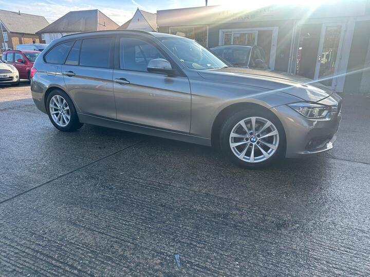 BMW 3 Series 2.0 320d SE Touring Euro 6 (s/s) 5dr BMW 3 Series 2.0 320d SE Touring Euro 6 (s/s) 5dr