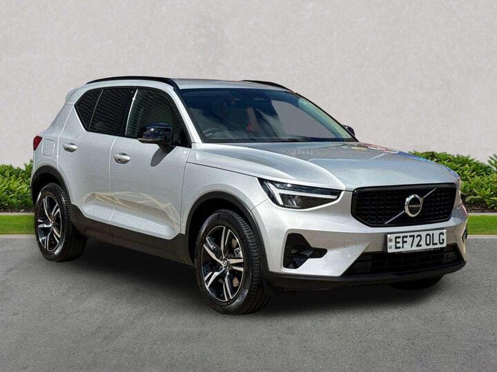 Volvo XC40 2.0 B3 MHEV Plus Dark DCT Auto Euro 6 (s/s) 5dr