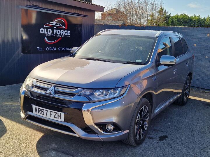 Mitsubishi Outlander 2.0h 12kWh 4h CVT 4WD Euro 6 (s/s) 5dr Mitsubishi Outlander 2.0h 12kWh 4h CVT 4WD Euro 6 (s/s) 5dr