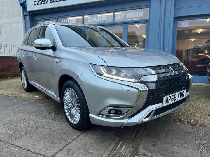 Mitsubishi Outlander 2.4h TwinMotor 13.8kWh 4h CVT 4WD Euro 6 (s/s) 5dr