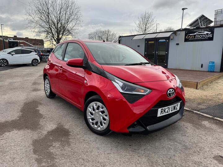 Toyota AYGO 1.0 VVT-i X-play X-shift Euro 6 5dr (Safety Sense)