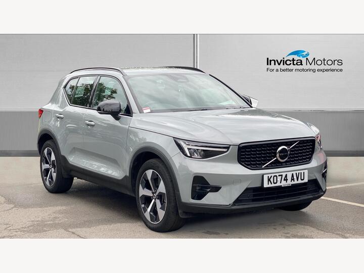 Volvo XC40 2.0 B4 MHEV Plus Dark DCT Auto Euro 6 (s/s) 5dr