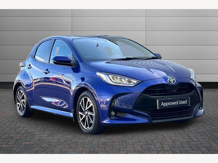 Toyota Yaris 1.5 VVT-h Design E-CVT Euro 6 (s/s) 5dr Toyota Yaris 1.5 VVT-h Design E-CVT Euro 6 (s/s) 5dr