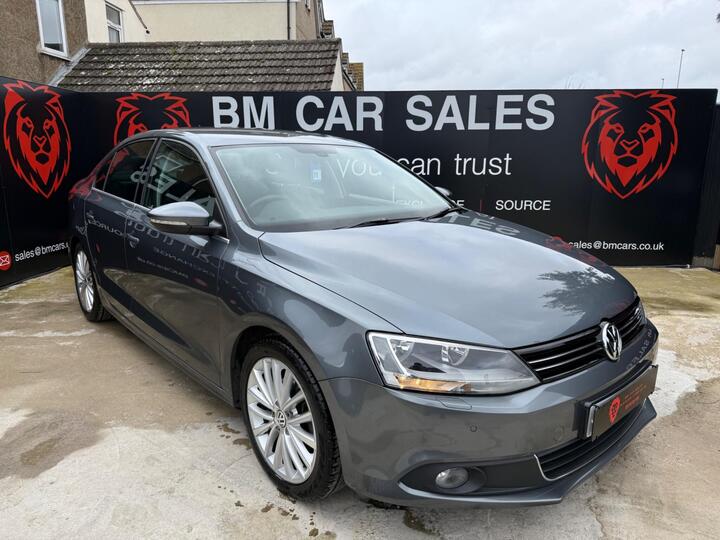Volkswagen Jetta 2.0 TDI Sport DSG Euro 5 4dr