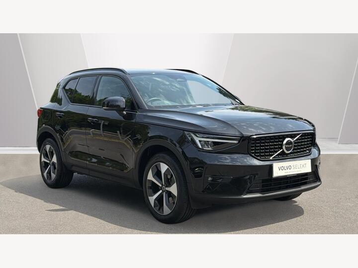 Volvo XC40 2.0 B4 MHEV Plus Dark DCT Auto Euro 6 (s/s) 5dr