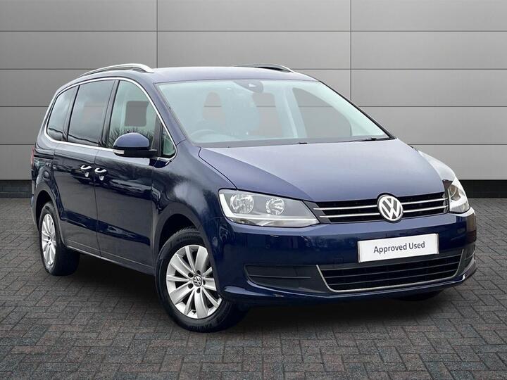 Volkswagen Sharan 2.0 TDI SE Nav Euro 6 (s/s) 5dr Volkswagen Sharan 2.0 TDI SE Nav Euro 6 (s/s) 5dr