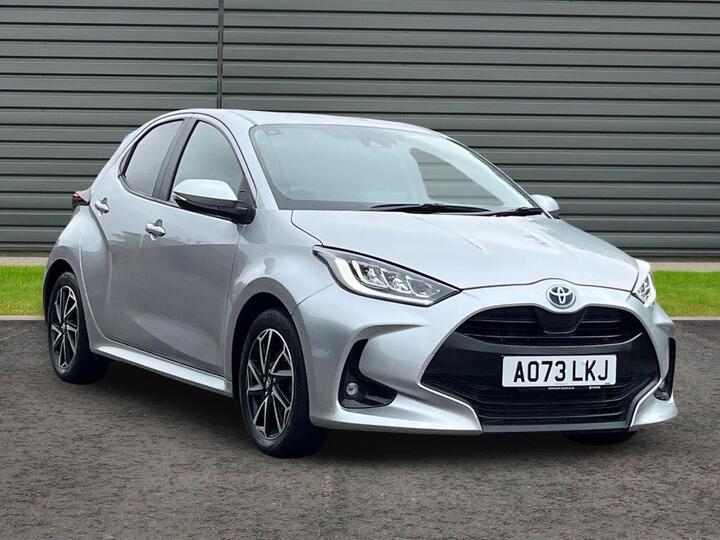 Toyota Yaris 1.5 VVT-h Design E-CVT Euro 6 (s/s) 5dr